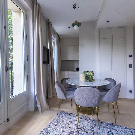 Quartier Libre Marais Aparthotel 4*