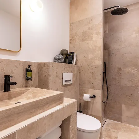 Quartier Libre Marais Aparthotel