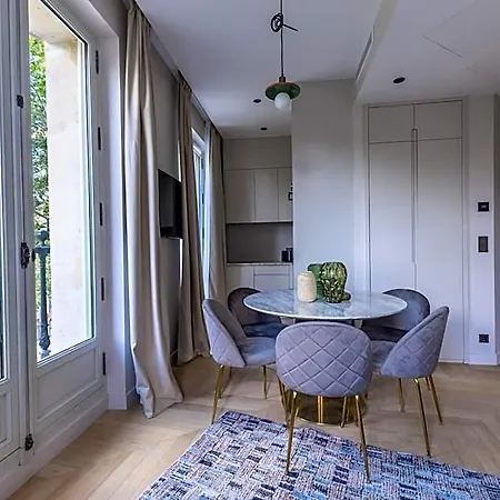 Quartier Libre Marais Aparthotel Parigi