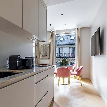 Quartier Libre Marais Aparthotel