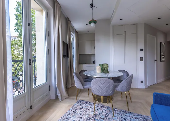 Quartier Libre Marais Aparthotel 4*