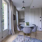 Quartier Libre Marais Apartahotel 4*