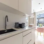 Quartier Libre Marais Apartahotel París