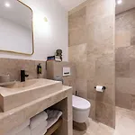Quartier Libre Marais Aparthotel